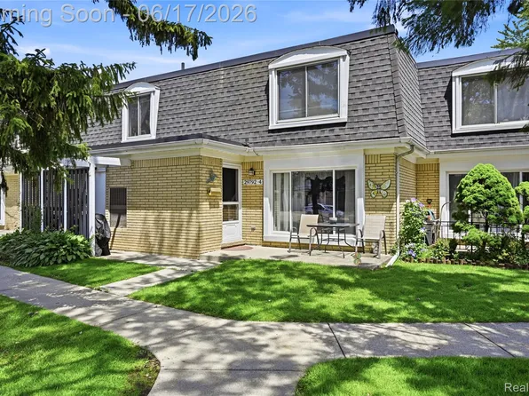 29792 City Center Dr, Warren, MI 48093