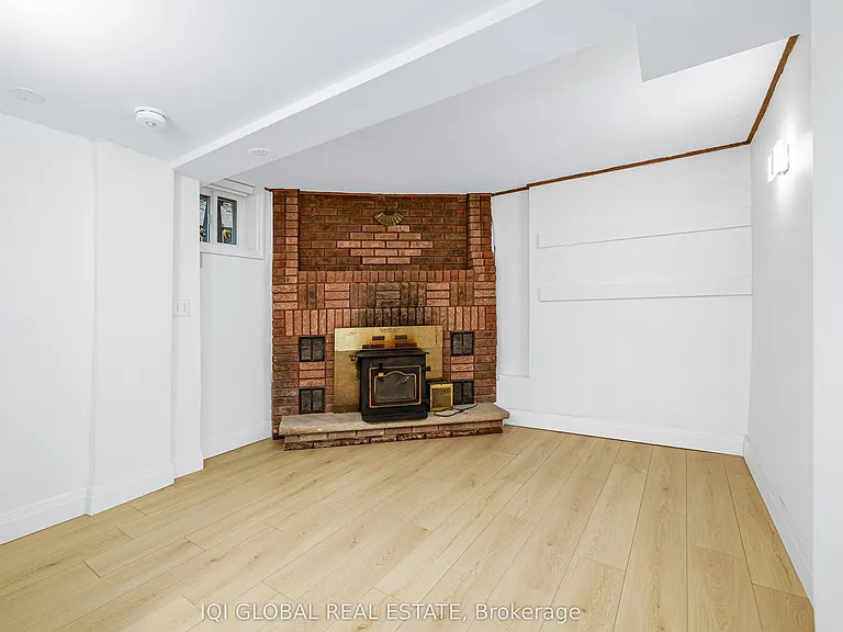 633 Ossington Ave #BASEMENT — Photo 8