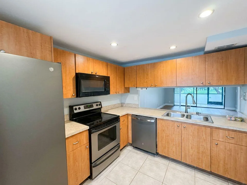 7340 NW 1st St #103