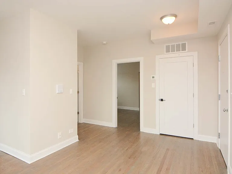3407 W Fullerton Ave #D4 — Photo 9