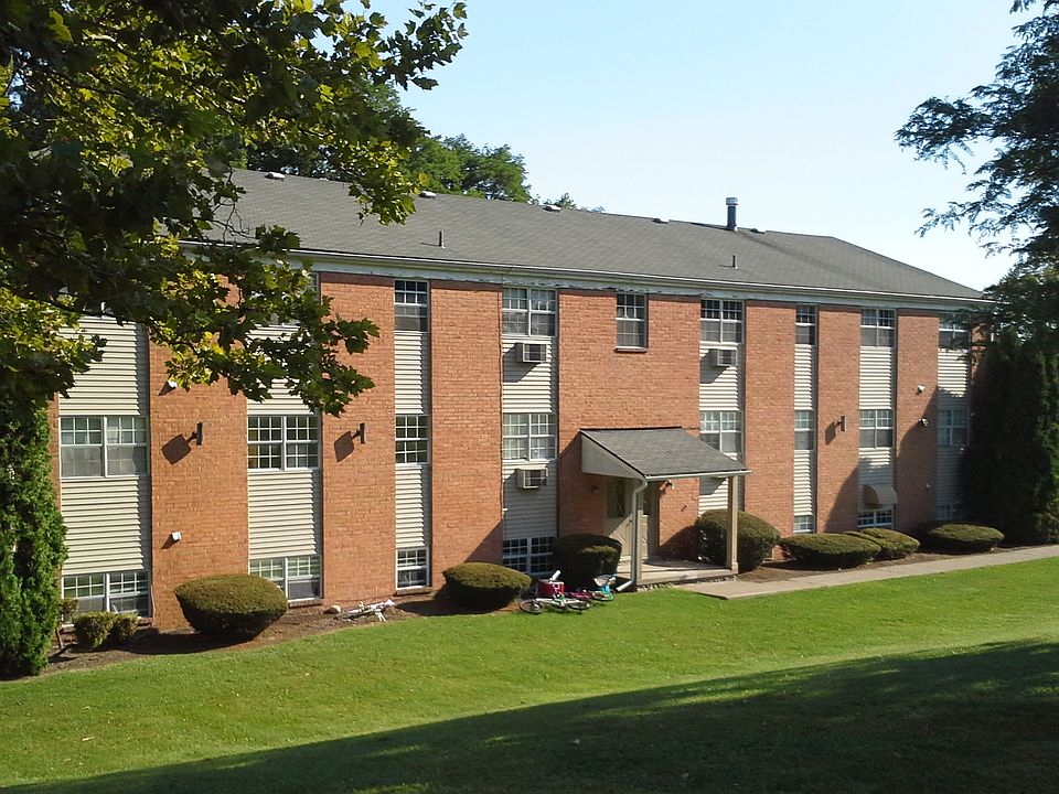 1st image of 35 Oakmount Ave #St17