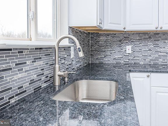 4th image of 213 Niobrara Ln