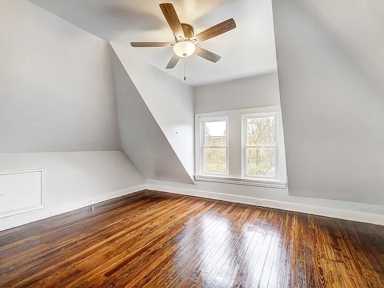 870 Rockdale Ave — Photo 38