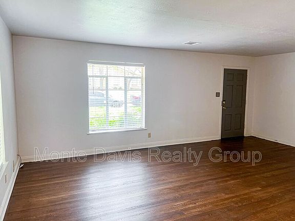 2nd image of 4306 Caswell Ave APT A