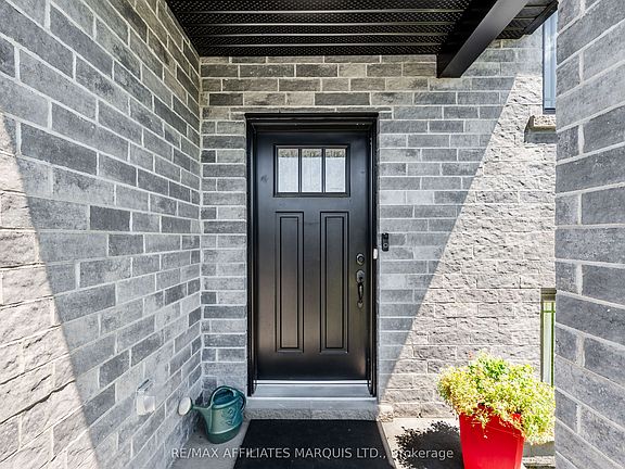 4th image of 2389 Watson Cres