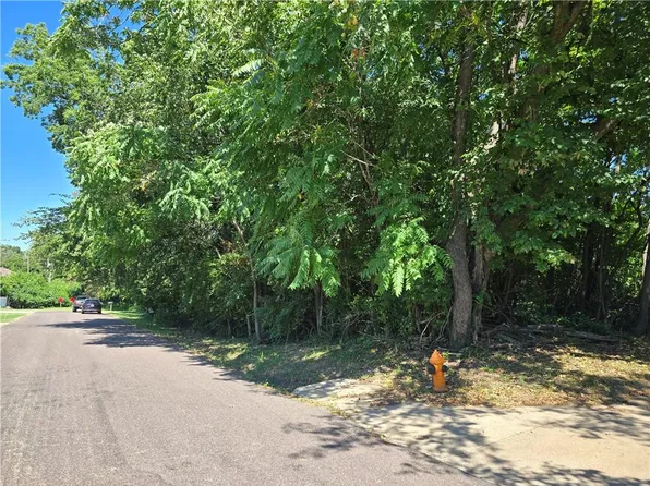 2110 S Ellison Way, Independence, MO 64050