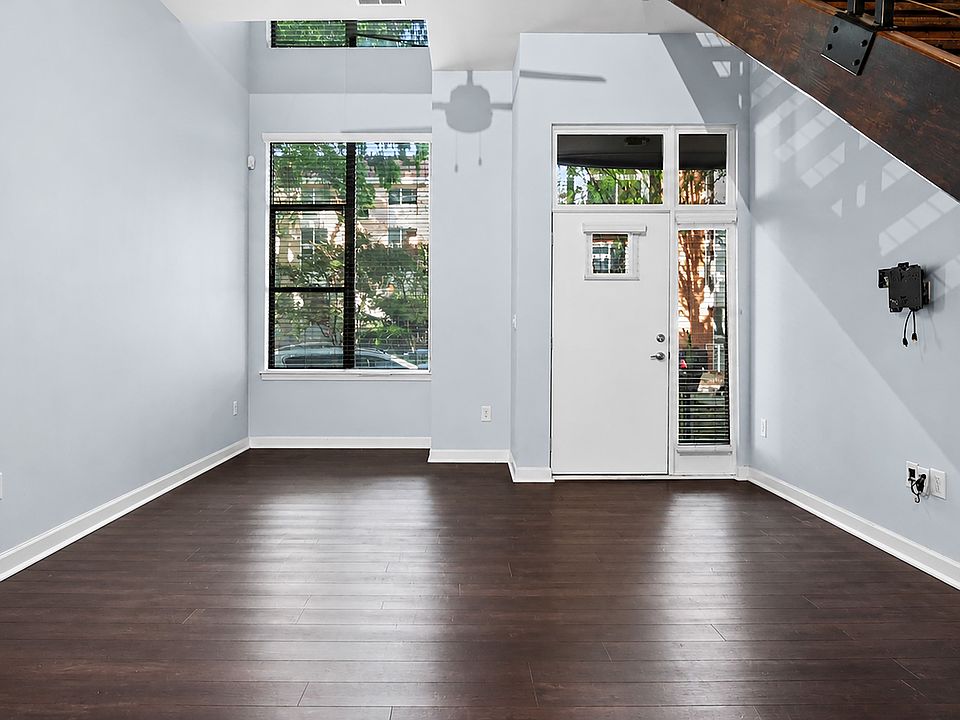 1st image of 2125 Southend Dr APT 102