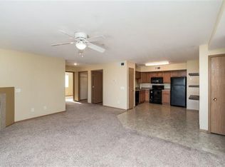 4600 Grand Ave UNIT C6, Davenport, IA 52807
