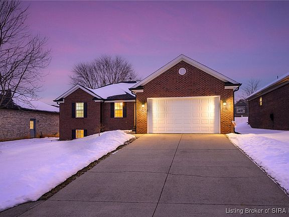 3rd image of 7902 Hillside Drive