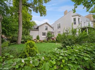 1946 W Estes Ave, Chicago, IL 60626