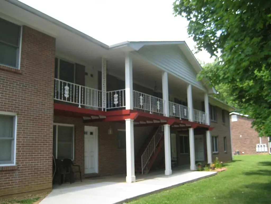 720 College Dr — Photo 1