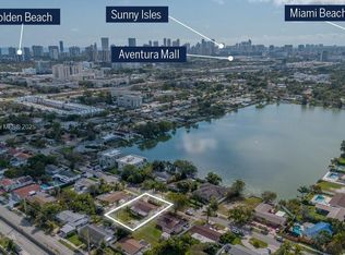 2475 NE 214th St, Miami, FL 33180