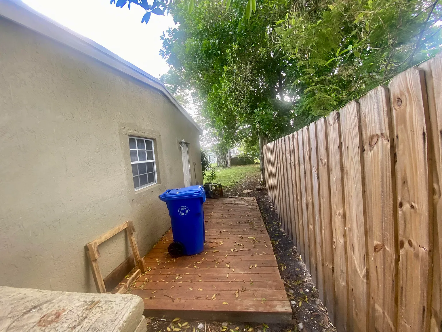 3 bed, 1.0 bath, 984 sqft, $2,550 — Photo 3