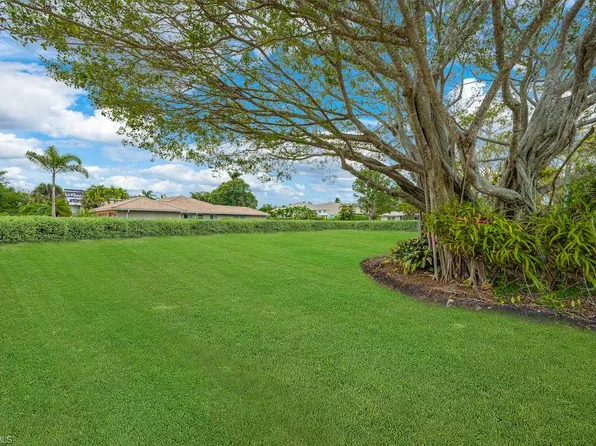 3215 Regatta RD, NAPLES, FL 34103