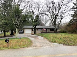 392 Old Mail Rd, Crossville, TN 38555