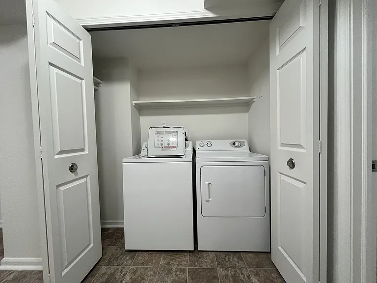Thornridge Apartments — Photo 138