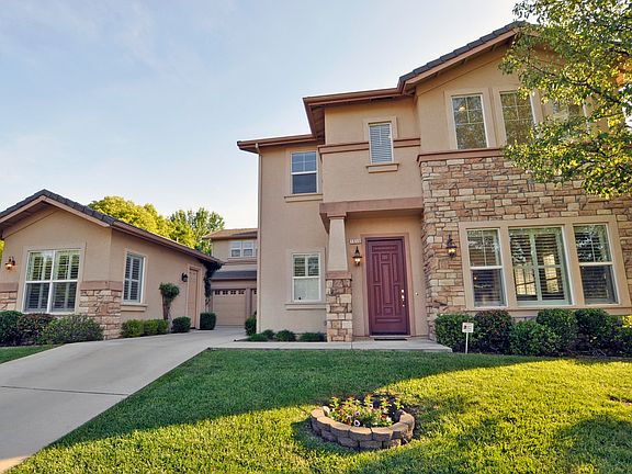 4th image of 1056 Sandwick Way