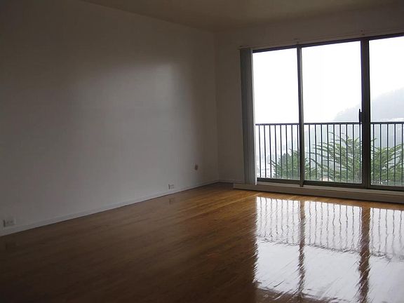 4th image of 8 Gateview Ct