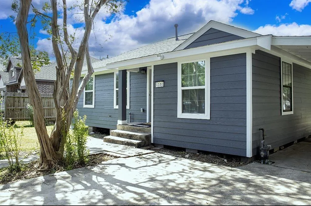 3 bed, 1.0 bath, 910 sqft, $1,650 — Photo 1