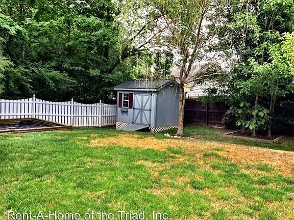 3rd image of 5807 Highland Grove Dr