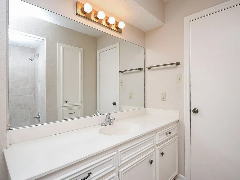 2113 Georgetown St — Photo 28