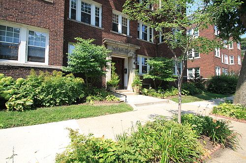 3rd image of 2300 Girard Ave S APT 304