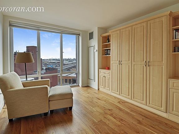 5th image of 1063 Jackson Ave APT 7D