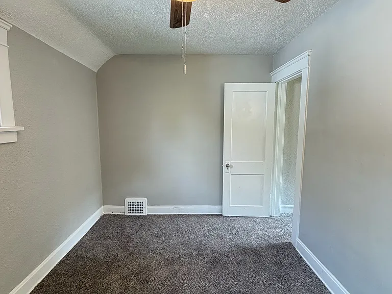 13302 Durkee Ave — Photo 12