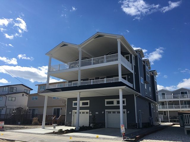 1st image of 220 36th St