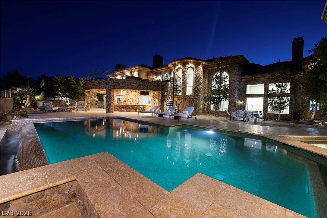 4 Ayden Dr