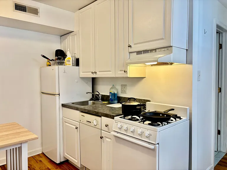 322 S 12th St — Photo 3
