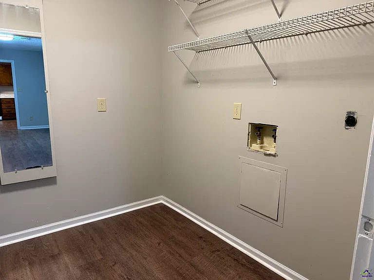118 S Springs Dr — Photo 10
