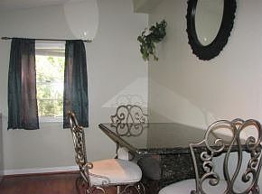 4th image of 39 N Louisa St