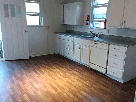 2nd image of 1017 Broadway Ave SE #1017