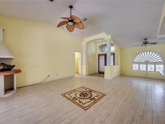 5th image of 2701 SW 37th Ter