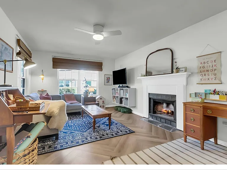 1030 Planters Pl — Photo 7