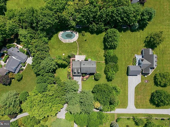 2nd image of 1708 Parsonage Rd