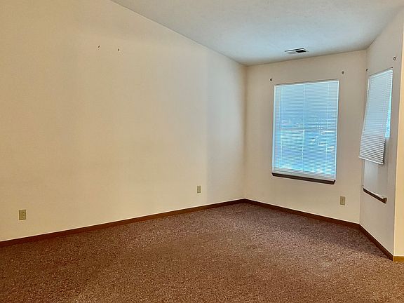 5th image of 3115 Carlsbad Dr