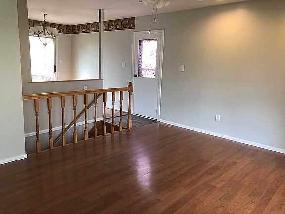 3rd image of 1835 Gunston Pl