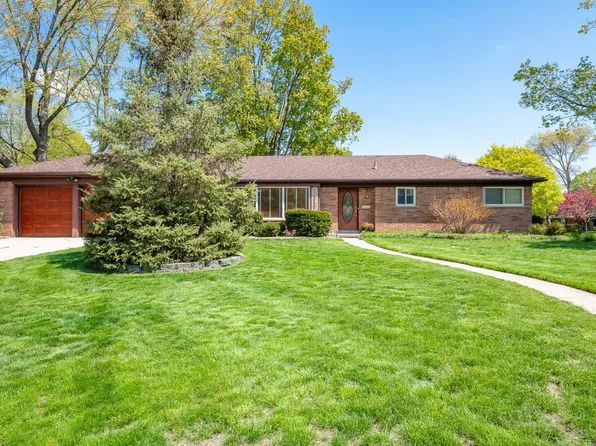 23080 Fleming Dr, Farmington, MI 48335