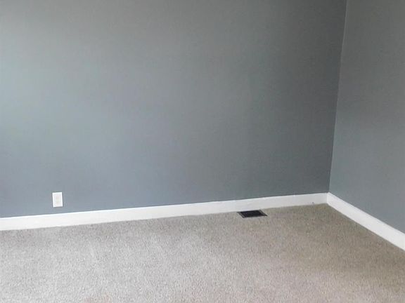 5th image of 1229 Dewey Ave