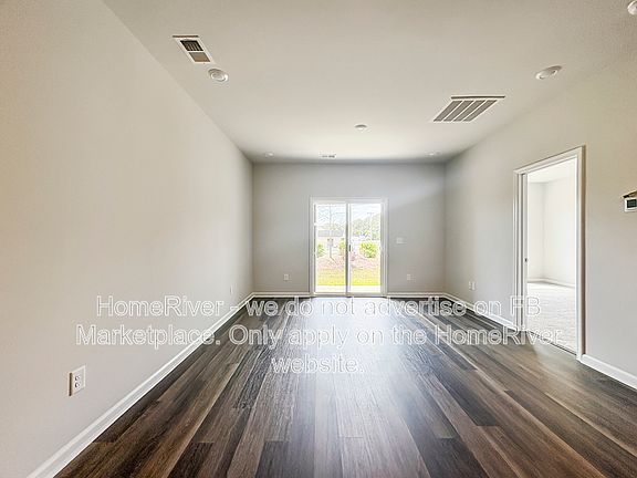 4th image of 351 Sandridgebury Dr