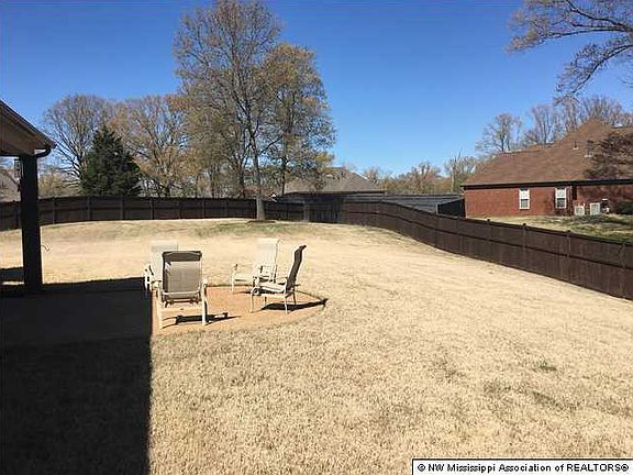 3rd image of 4066 Courtyard Dr