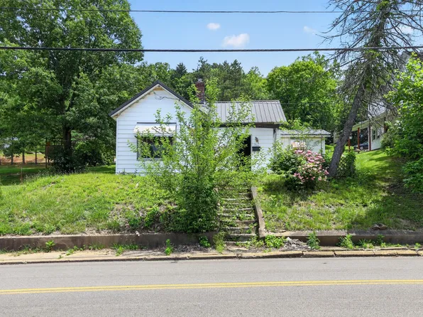 310 S State St, Crooksville, OH 43731