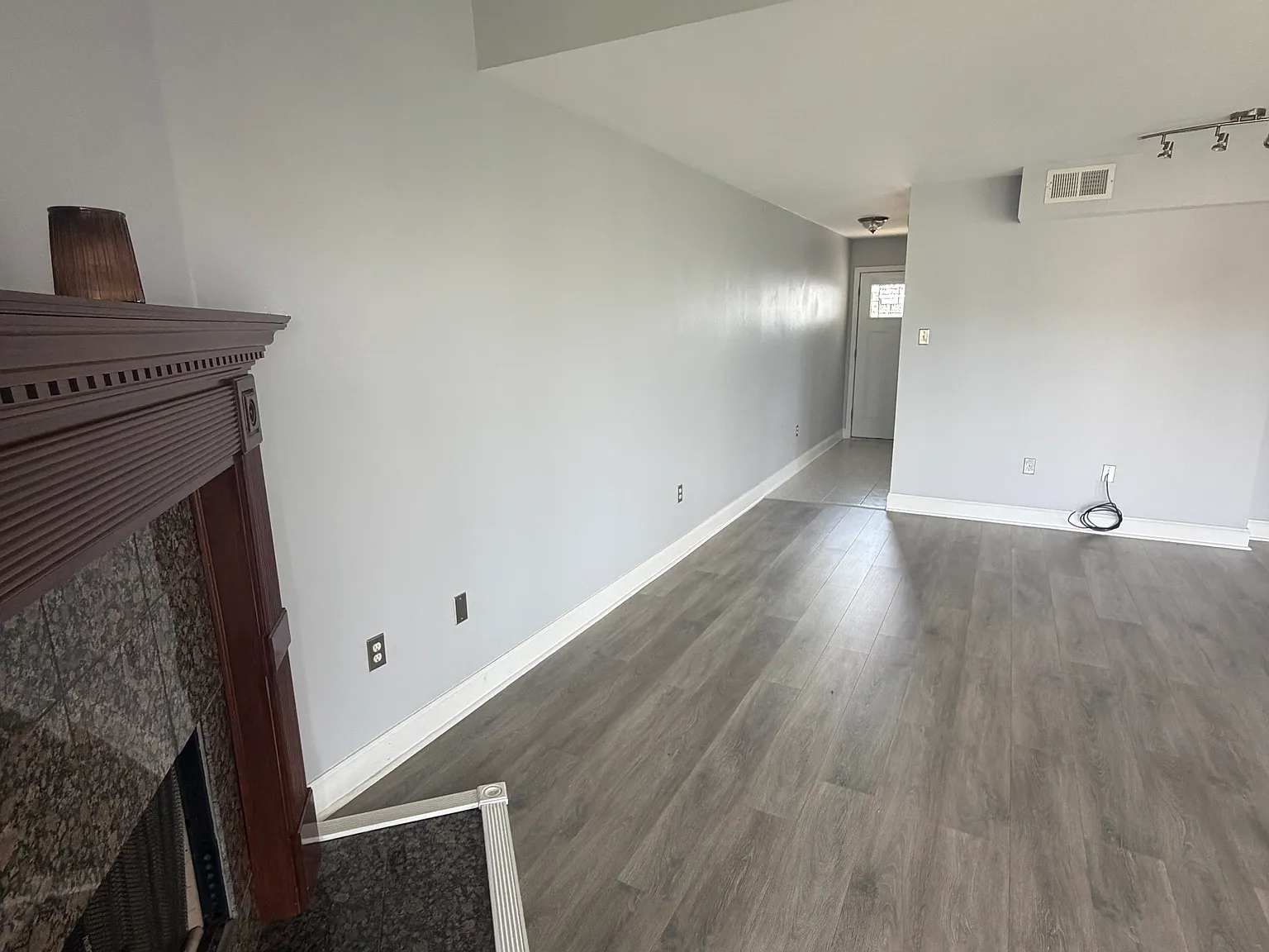 3 bed, 2.5 bath, 1750 sqft, $2,200 — Photo 4