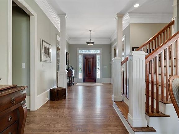 5th image of 150 Charleston Cir