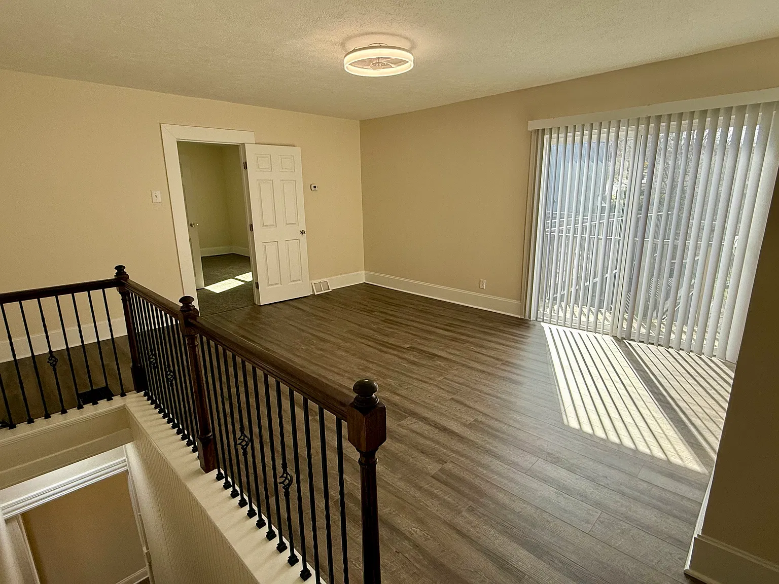 1 bed, 900 sqft, $1,100 — Photo 2
