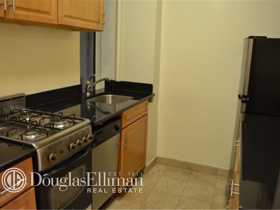 2nd image of 1596 2nd Ave APT 3N