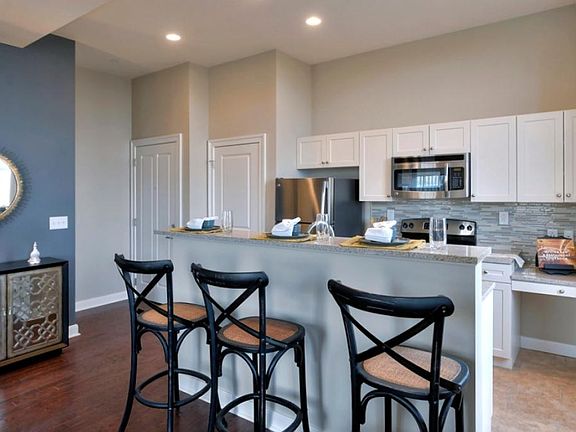 2nd image of 51 E 4th St #82mfynay4