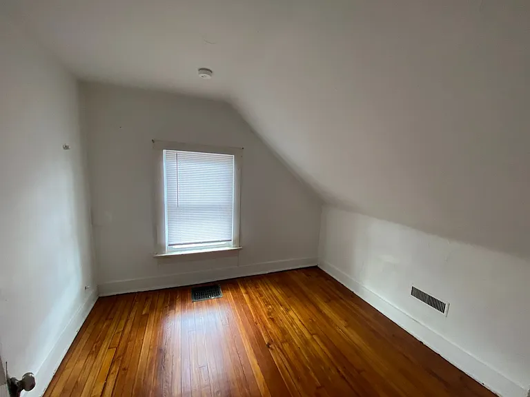 E 18th Ave 323-325 CR — Photo 16